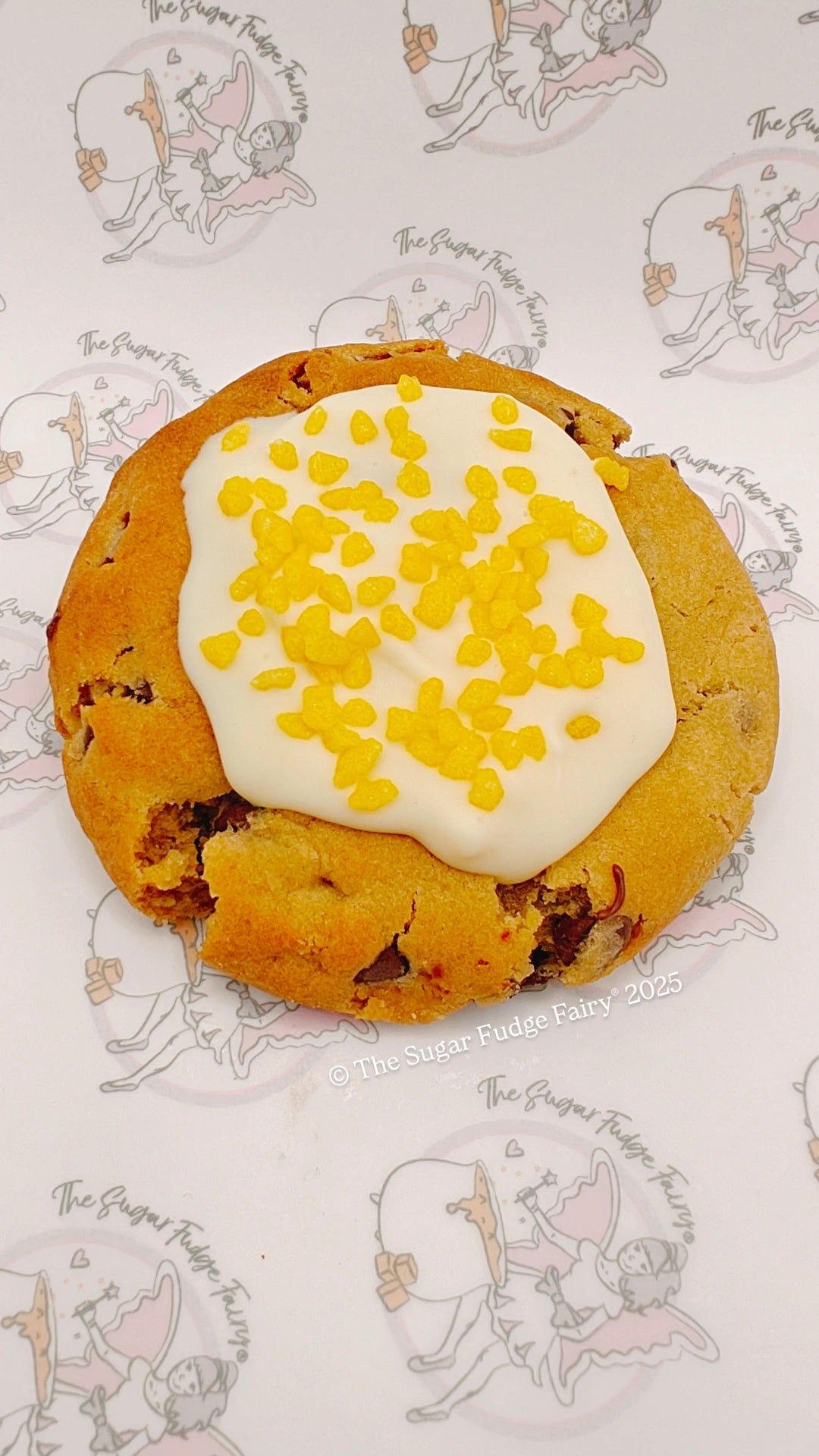 NYC Stuffed Cookie (White Chocolate and Lemon)