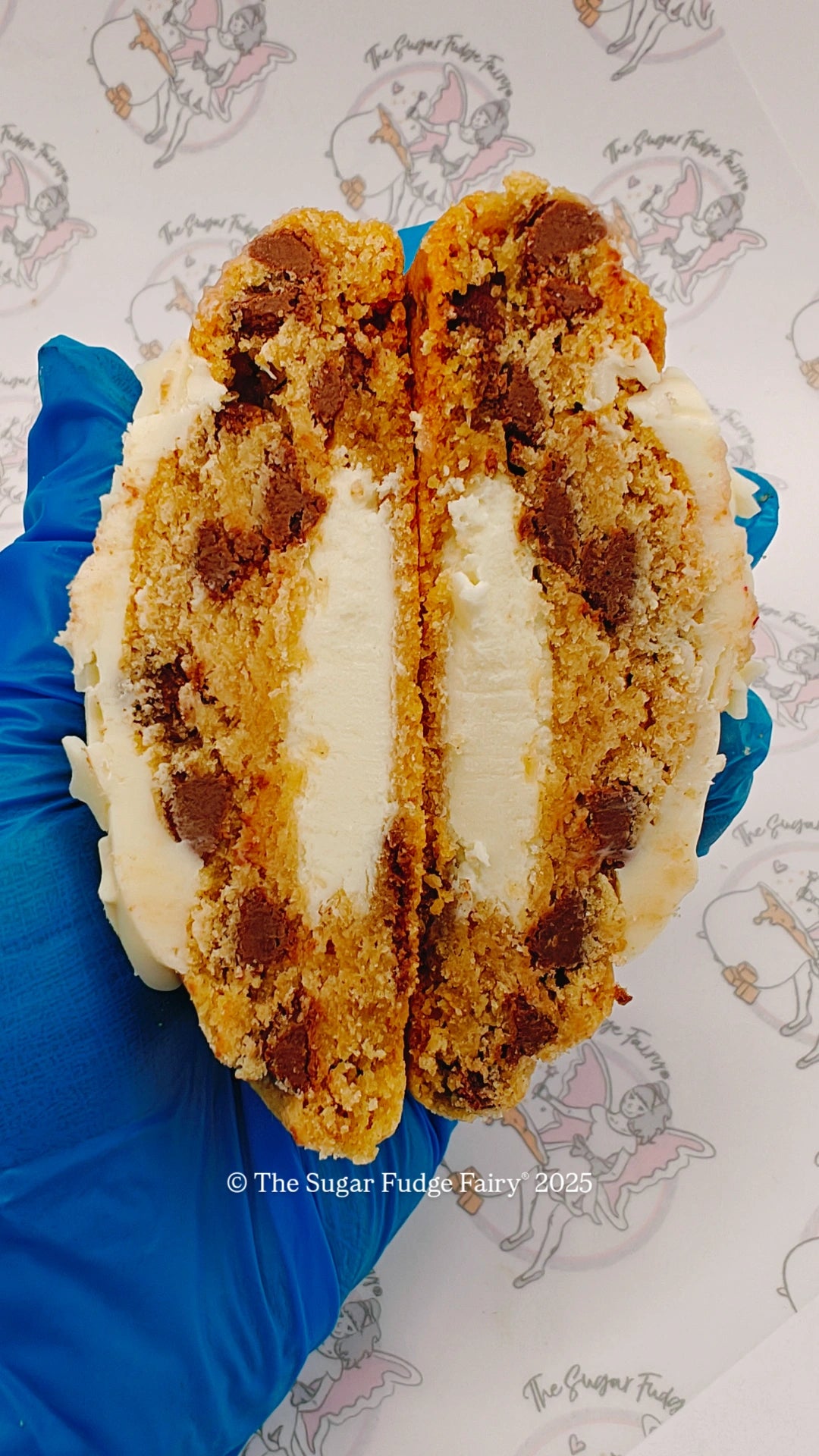 NYC Stuffed Cookie (White Chocolate)
