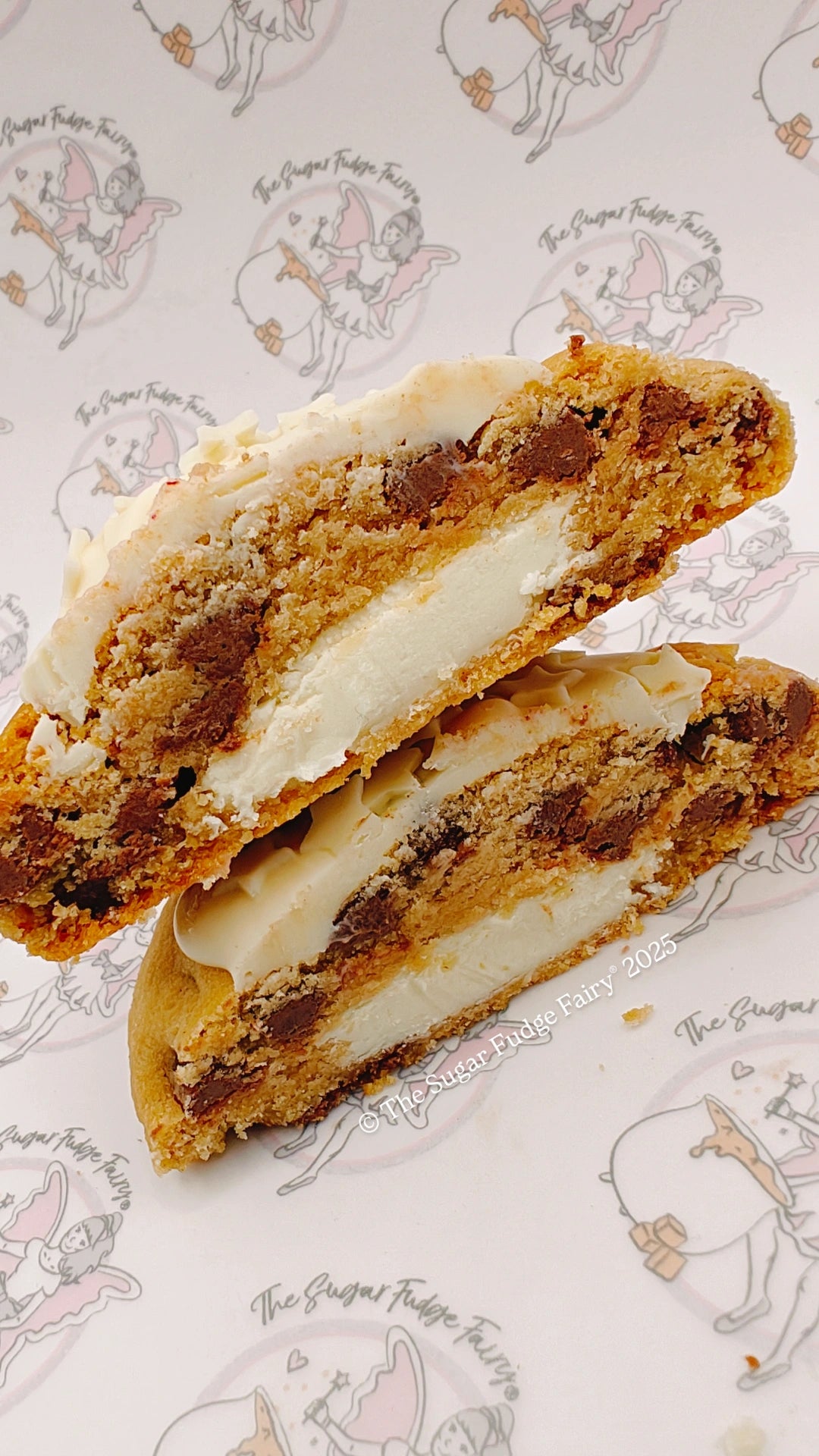 NYC Stuffed Cookie (White Chocolate)